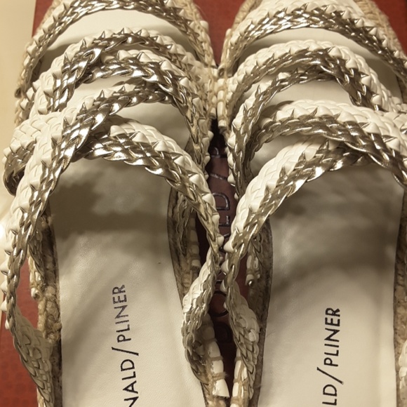 Donald J. Pliner NWT Espadrille Sandals!! - Picture 2 of 7